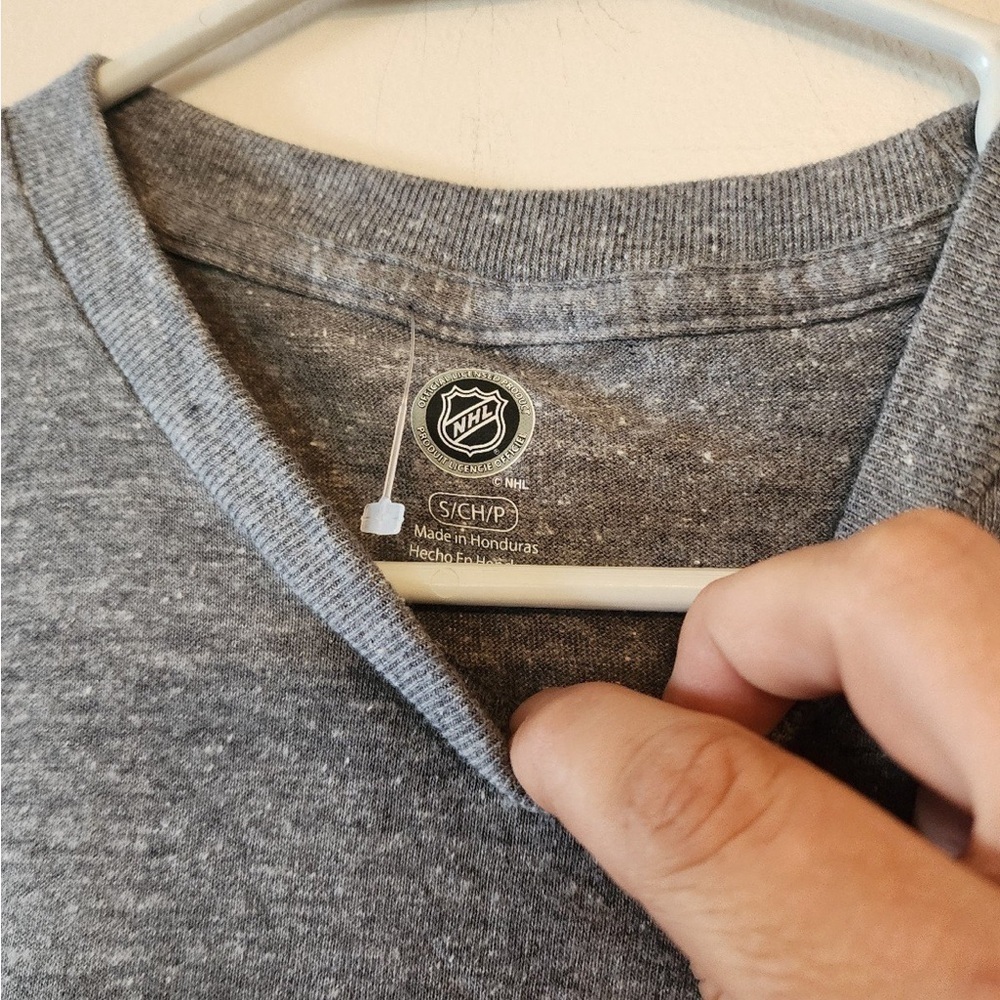 Chicago Blackhawks NHL Hockey shirt size mens small - Picture 2 of 3